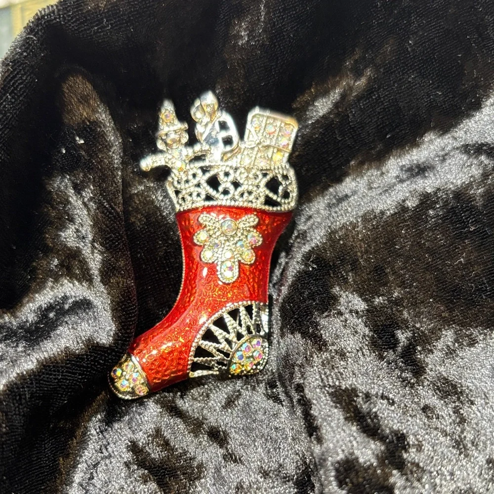 Vintage Red Enamel Silver Rhinestone Christmas Stocking Holiday Brooch Pin - Picture 2 of 6